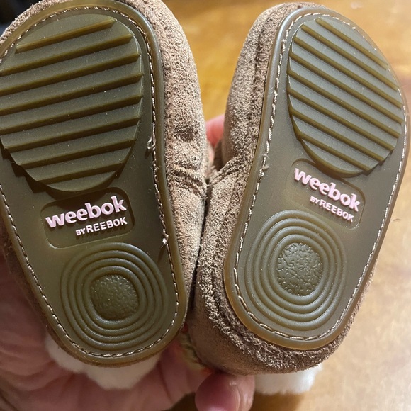 Weebok by Reebok Tiny Baby Girl Size 0 pretty Snowflake Sweater Trim zip Boots - Picture 7 of 7